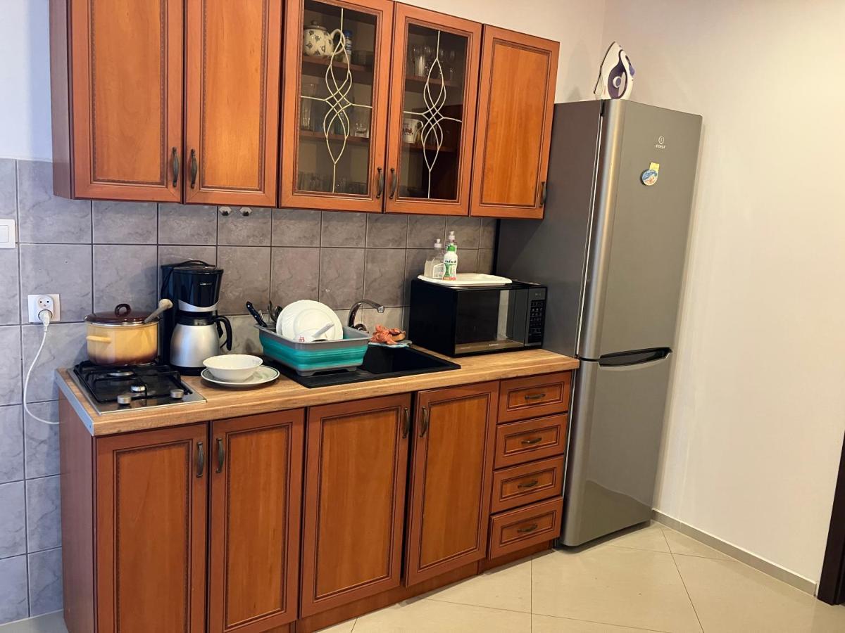 Agat Pokoje Goscinne Apartamenty โปเบียโรโว ภายนอก รูปภาพ