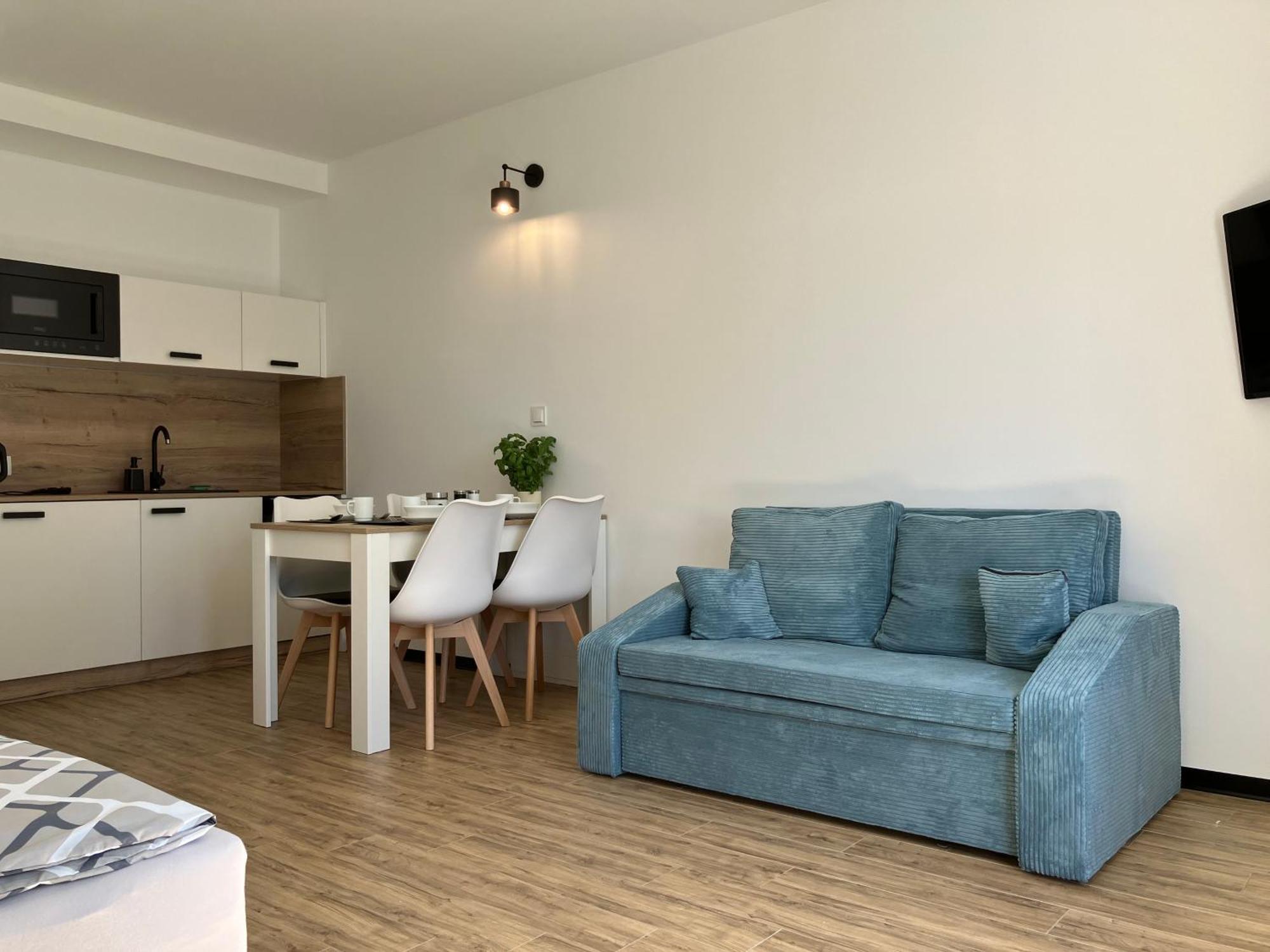 Agat Pokoje Goscinne Apartamenty โปเบียโรโว ภายนอก รูปภาพ